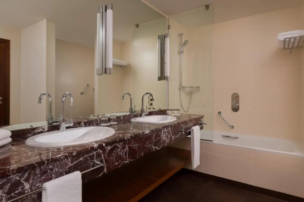 5 ★ Sheraton Skypoint Luxe