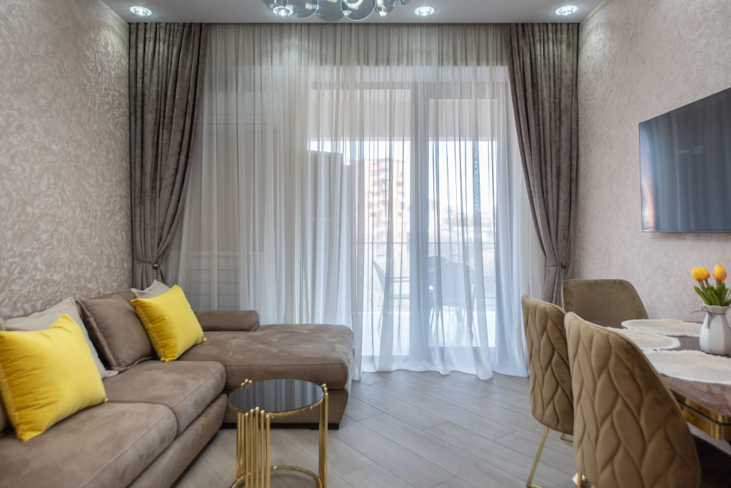 Apartments with a Spacious Terrace and Park View