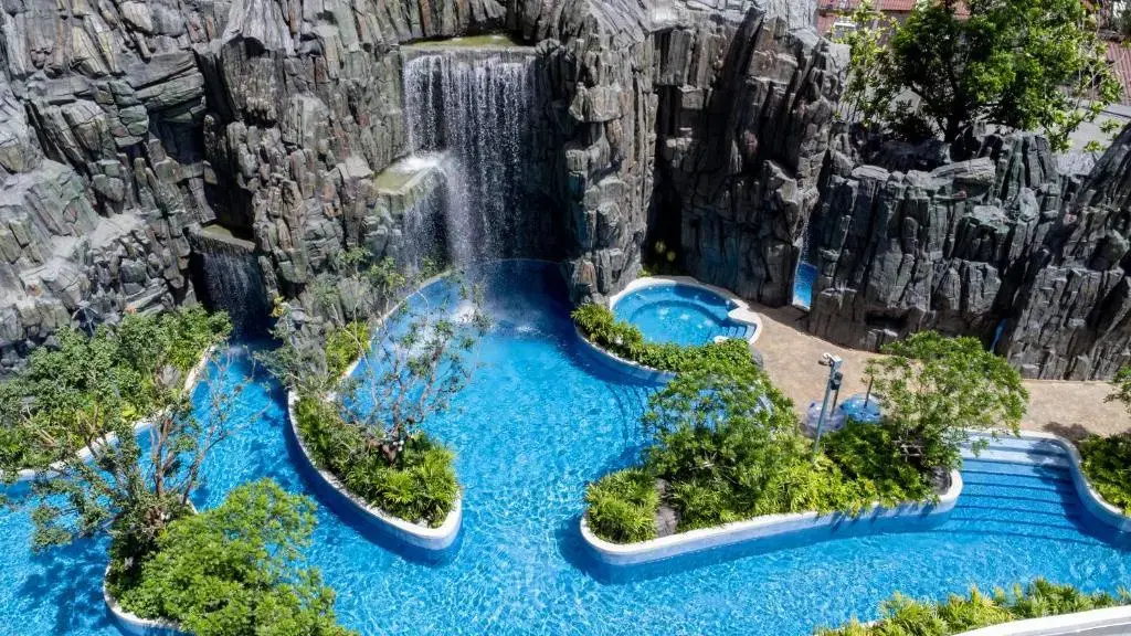 Отель Grande Centre Point Space Pattaya