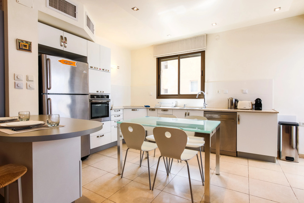 Апартаменты Cosy 1BR near Beach by FeelHome