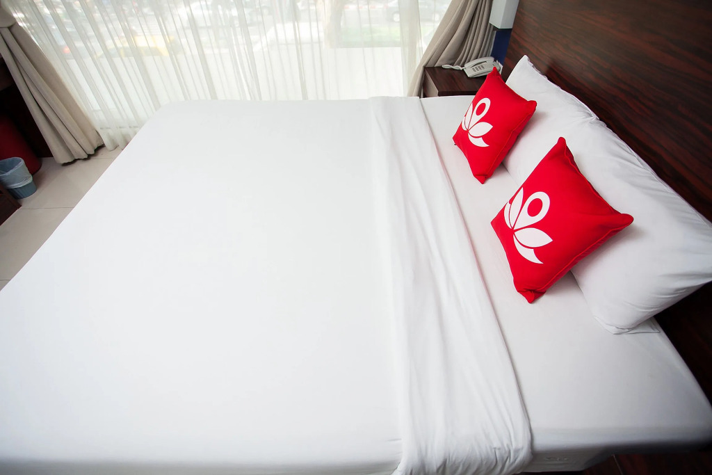 Отель ZEN Rooms Silom Soi 17