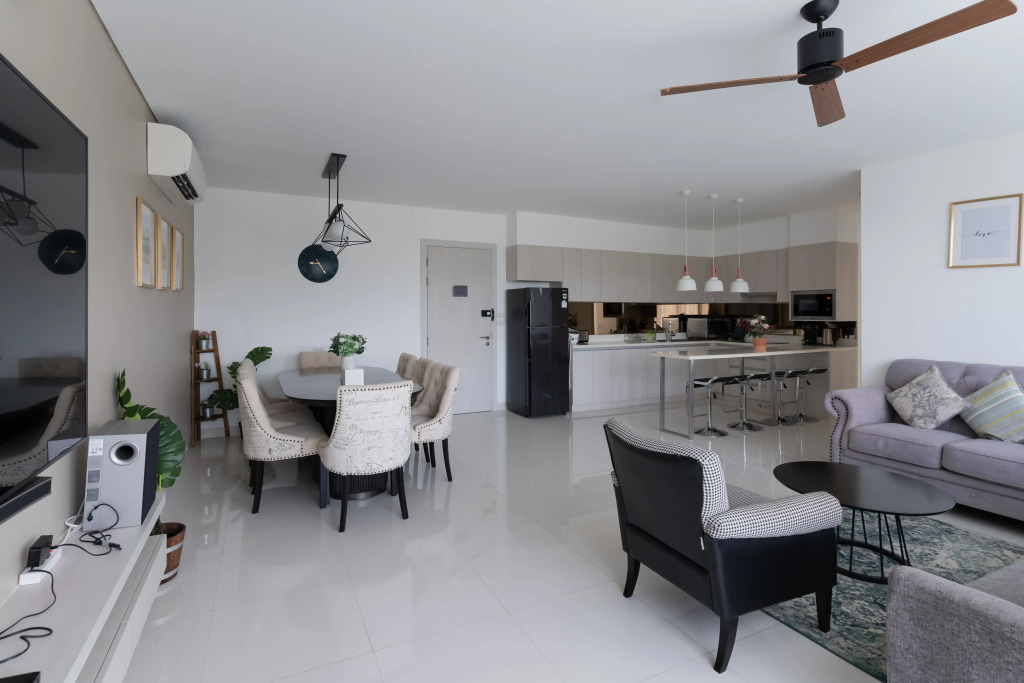 Апартаменты Cassia Residences Laguna 3 bedroom lake and sea view