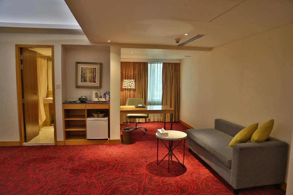 Отель Dhaka Regency Hotel & Resort