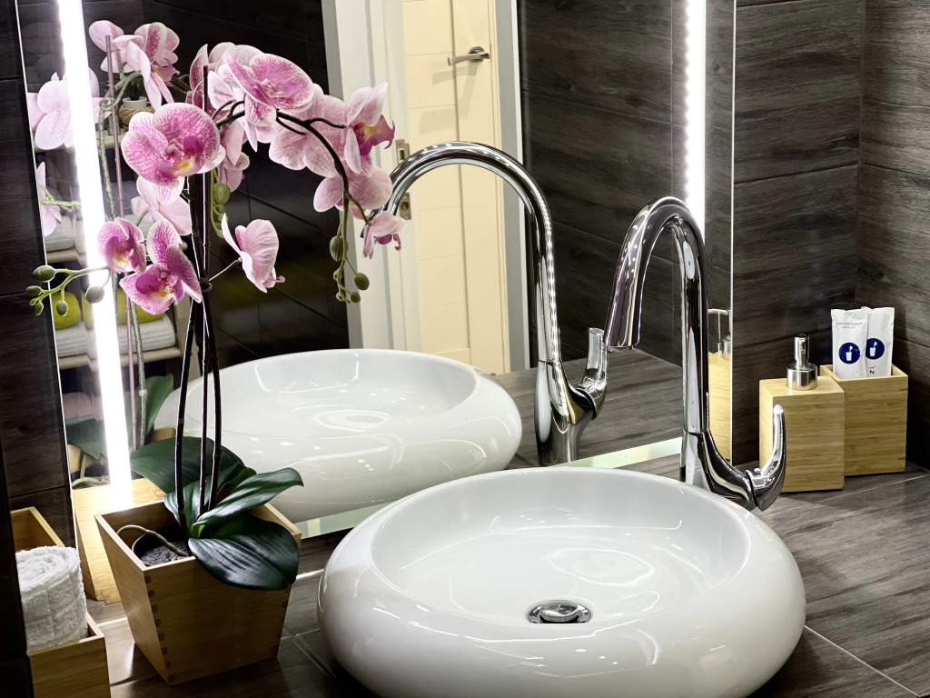 Квартира White Cozy Home