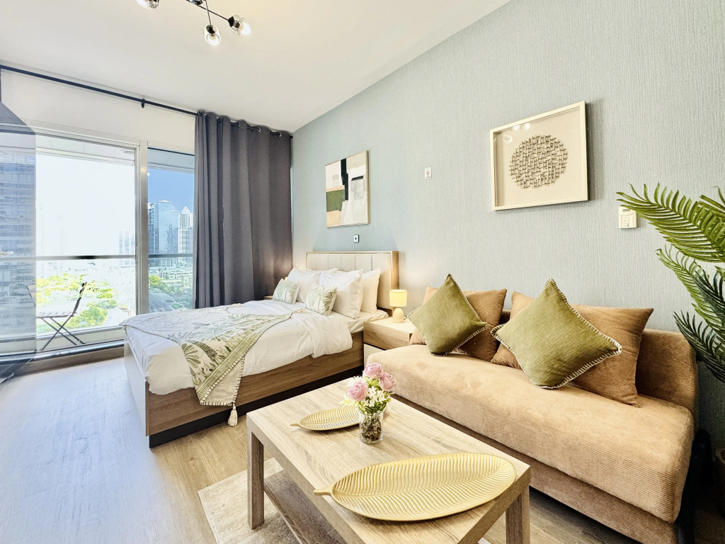 Апартаменты Cosmos Living Spacious Studio With Balcony
