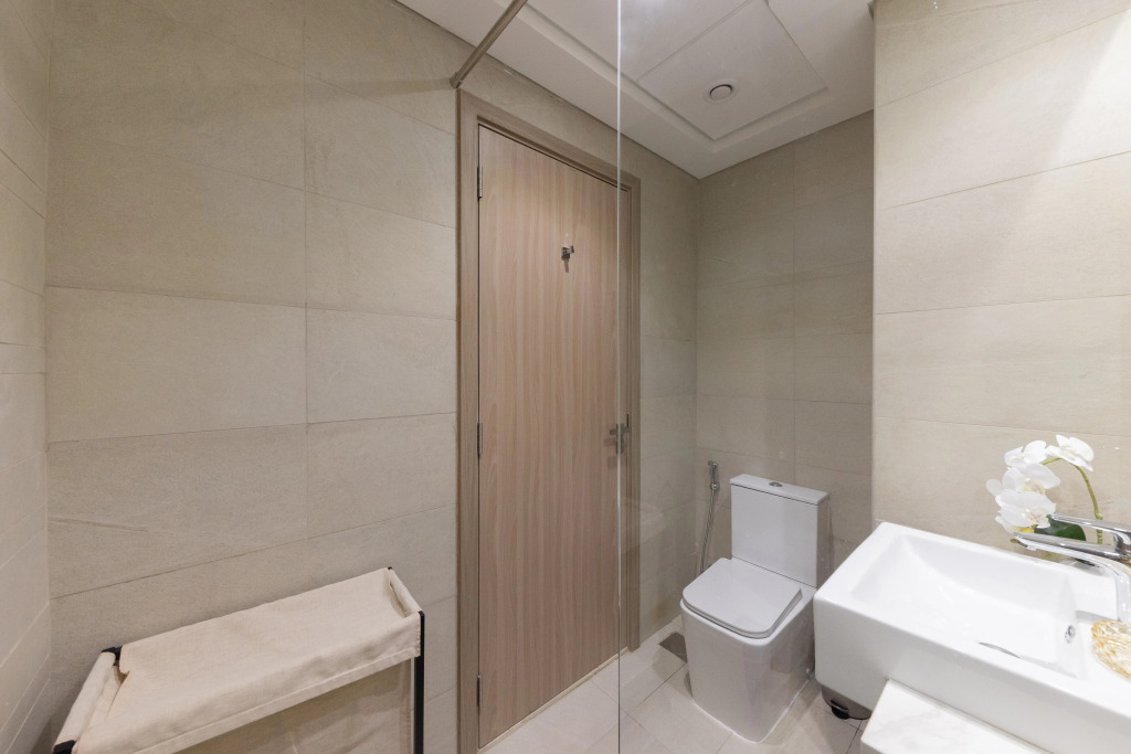 Апартаменты Bright and cozy studio with balcony in Azizi Riviera 33