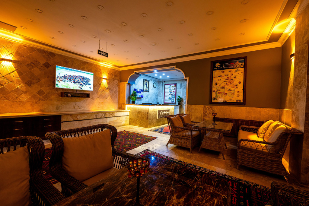 hotels crazy horse