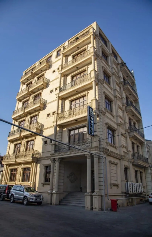 Astola Hotel