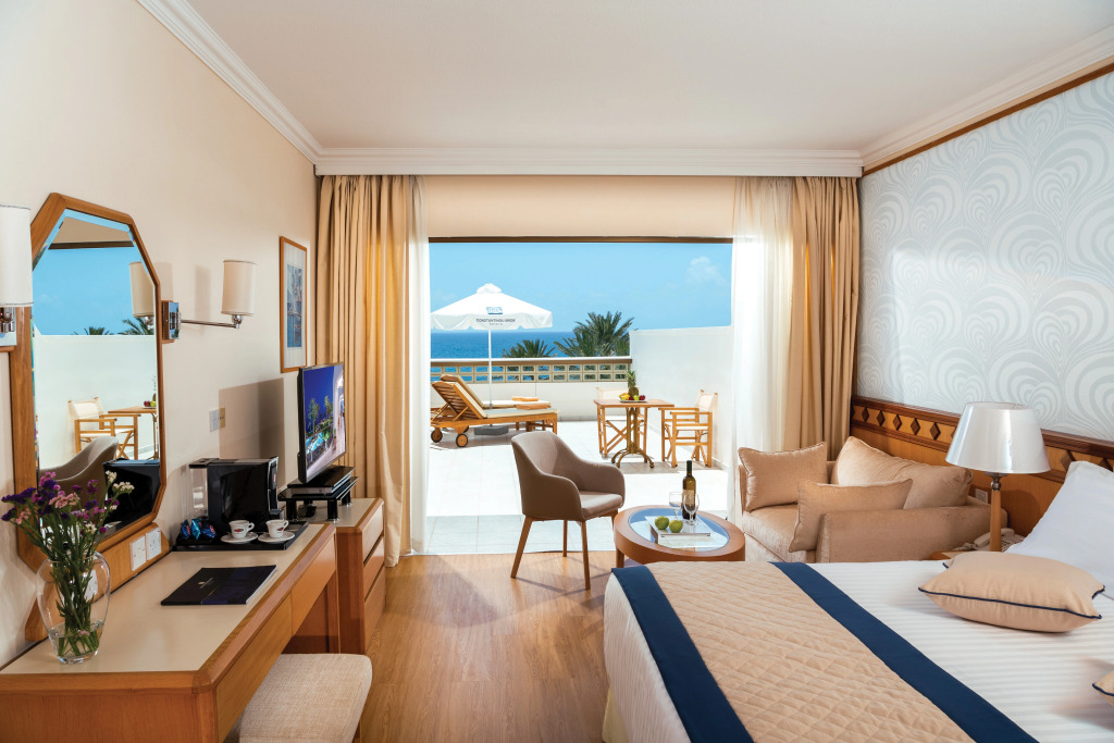 Отель Constantinou Bros Athena Beach