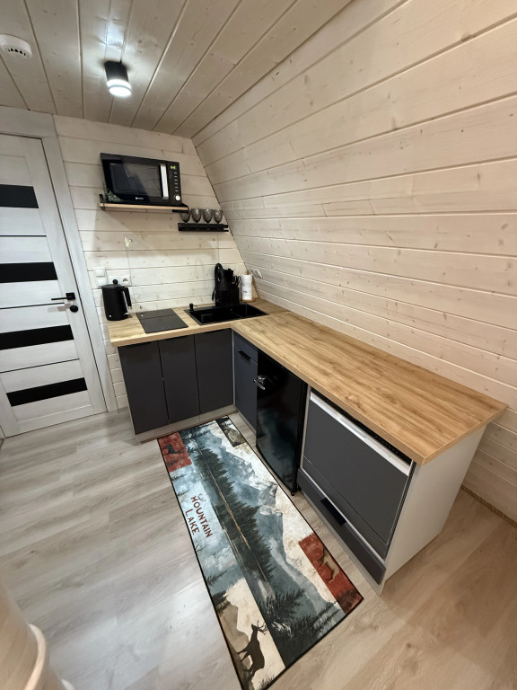 Частный дом Дом A-frame в лесу с чаном и батутом Bearlogo