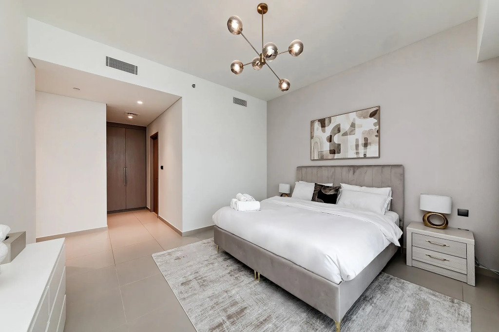 Апартаменты Burj View Stylish 3BR + Maids Room in Act One Tower Downtown