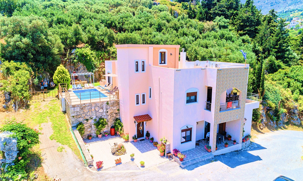 Вилла Cretan Sunny Villa Heated Pool