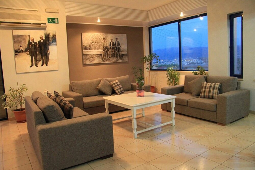 Alexis Hotel