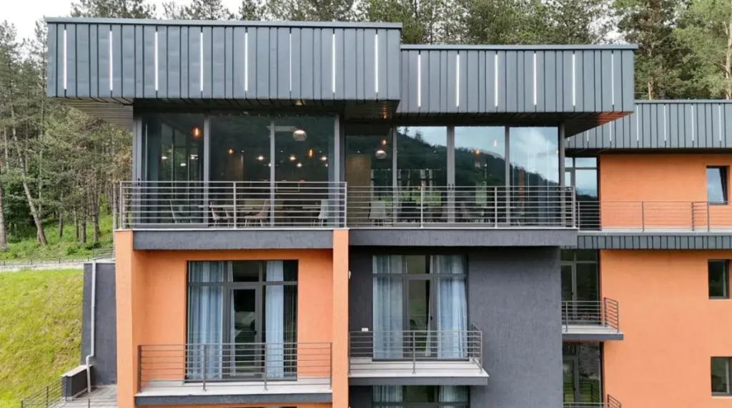 Cone Hotel Dilijan, By One
