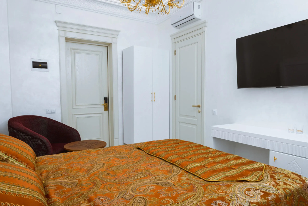 Двухместный номер без окна Стандартный (двуспальная кровать) в Skyline Plaza Hotel