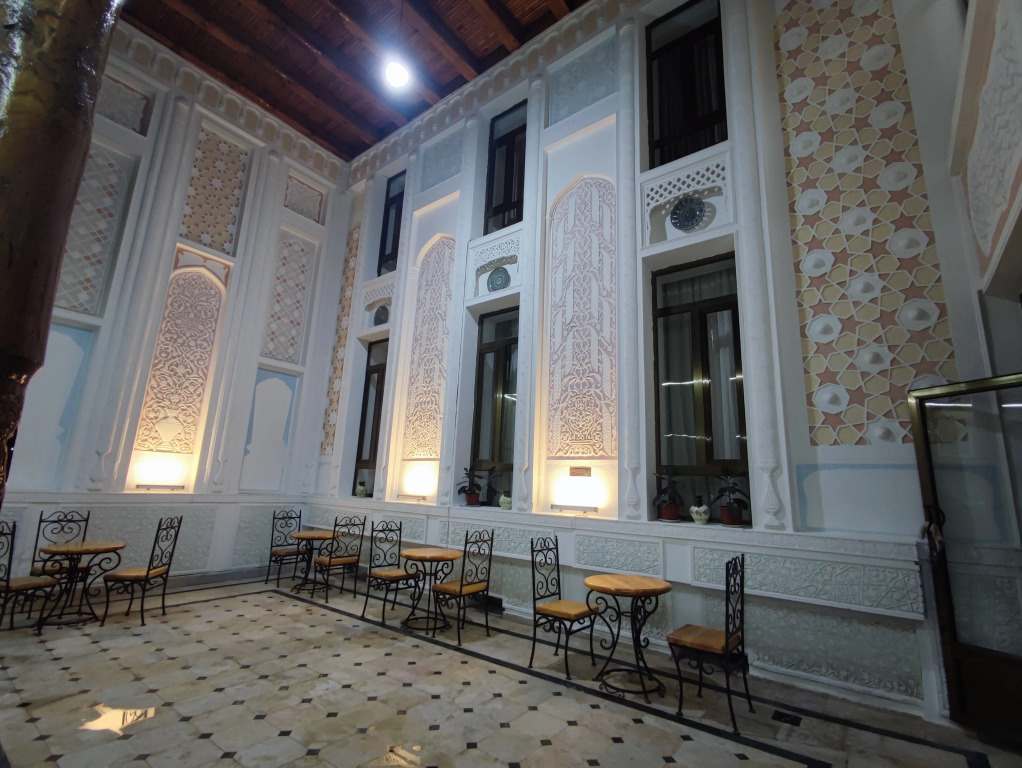 Orom Hotel