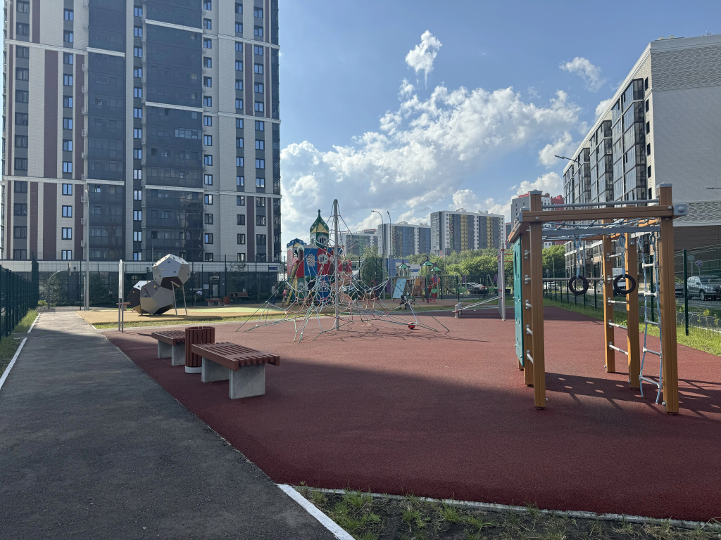 Квартира Рядом с Метро и Видом на Закат