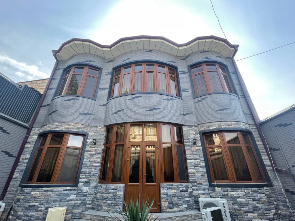 Gold Private House