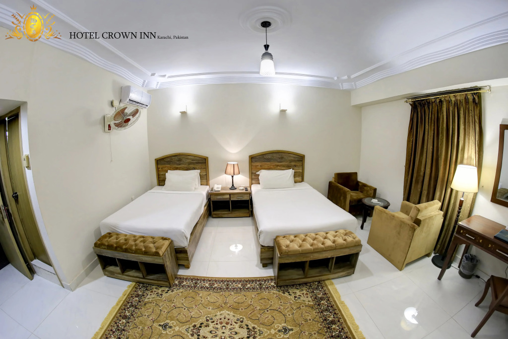 Hotel Crown Inn