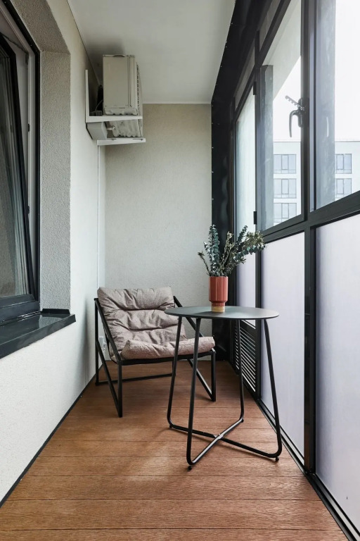 Apartment MyHomeYourHome на Бульваре Головнина 4