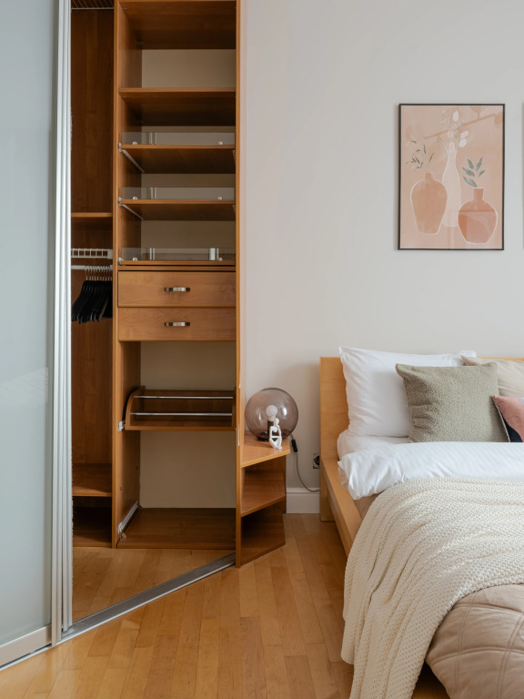 Квартира GM Apartments Стильная Трехкомнатная с балконом и видом на Патриаршие