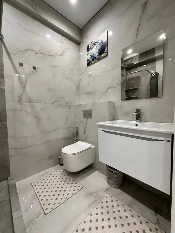 Dvukhkomnatnaya S Dizaynerskim Remontom Flat