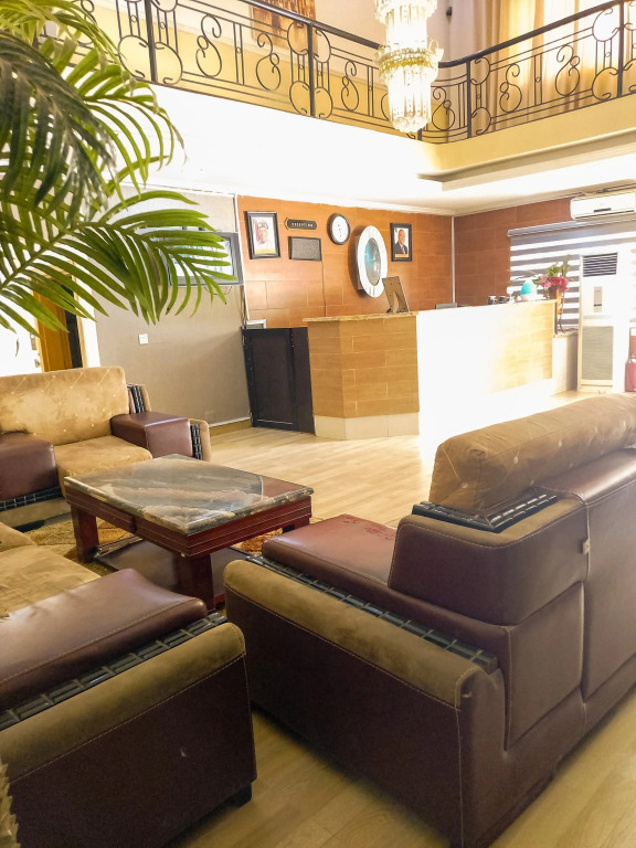 Отель Dreamland Suites