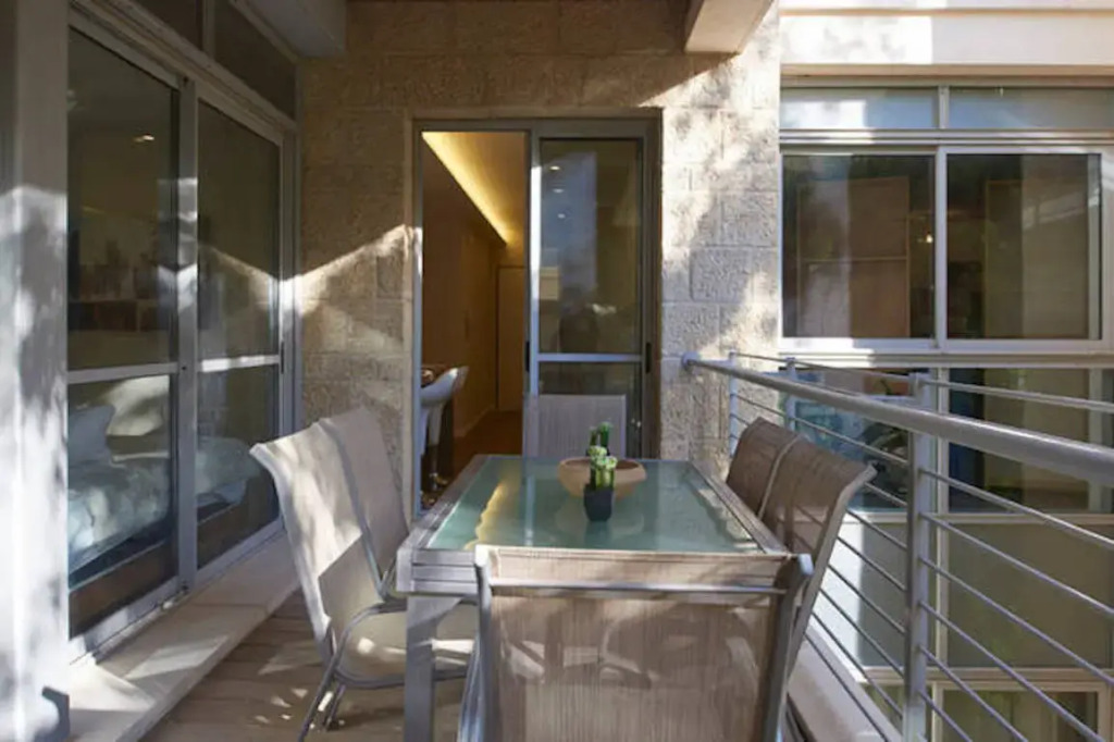 Апартаменты Quiet with Terrasse in City Center by FeelHome