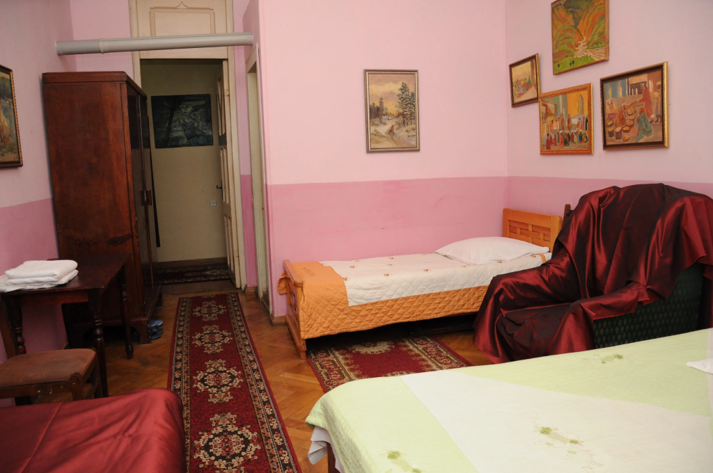 Gutsa Artists Mini-Hotel