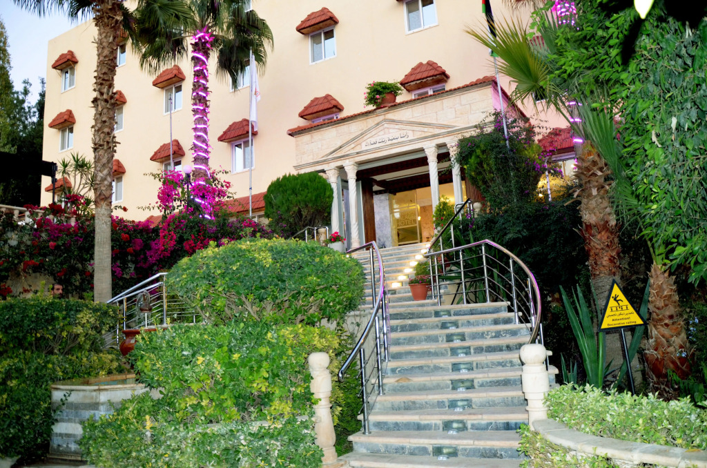 Отель Amra Palace International