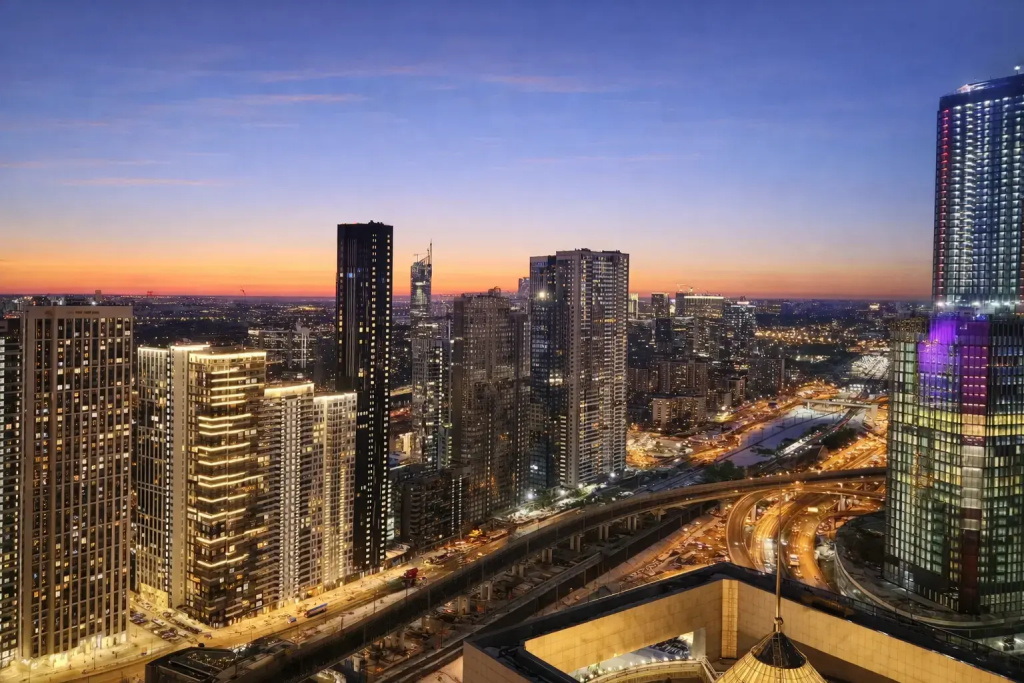 Апартаменты Sky City Moscow Уютная студия с подсветкой и Аэрохоккеем в Москва Сити! Закатная сторона!