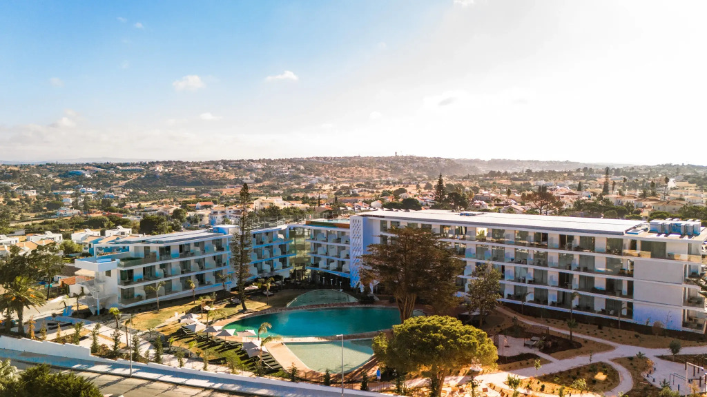 Отель Castelo Suites