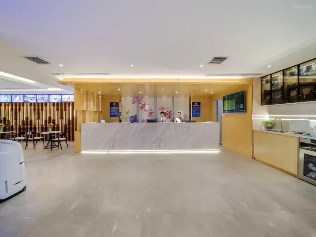 Отель Lavande Beijing Guomao Sihui Subway Station