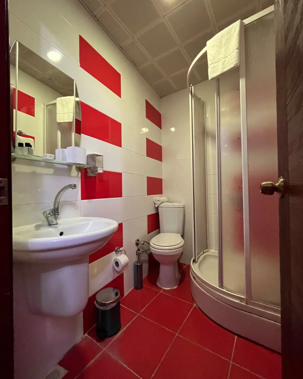 Отель Red White