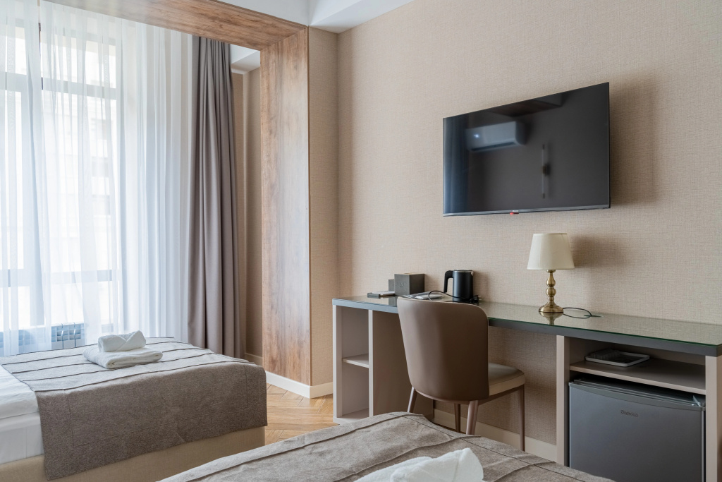Five Hotel