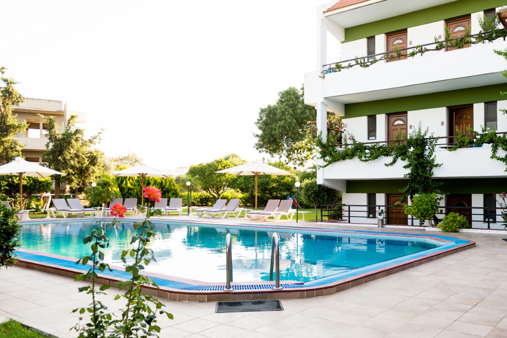 Terinikos Sunny Garden Hotel & Junior Suites