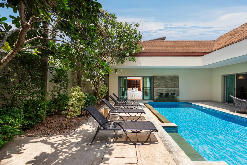 Villa Bond 3BR Private Pool Near Naiharn Beach