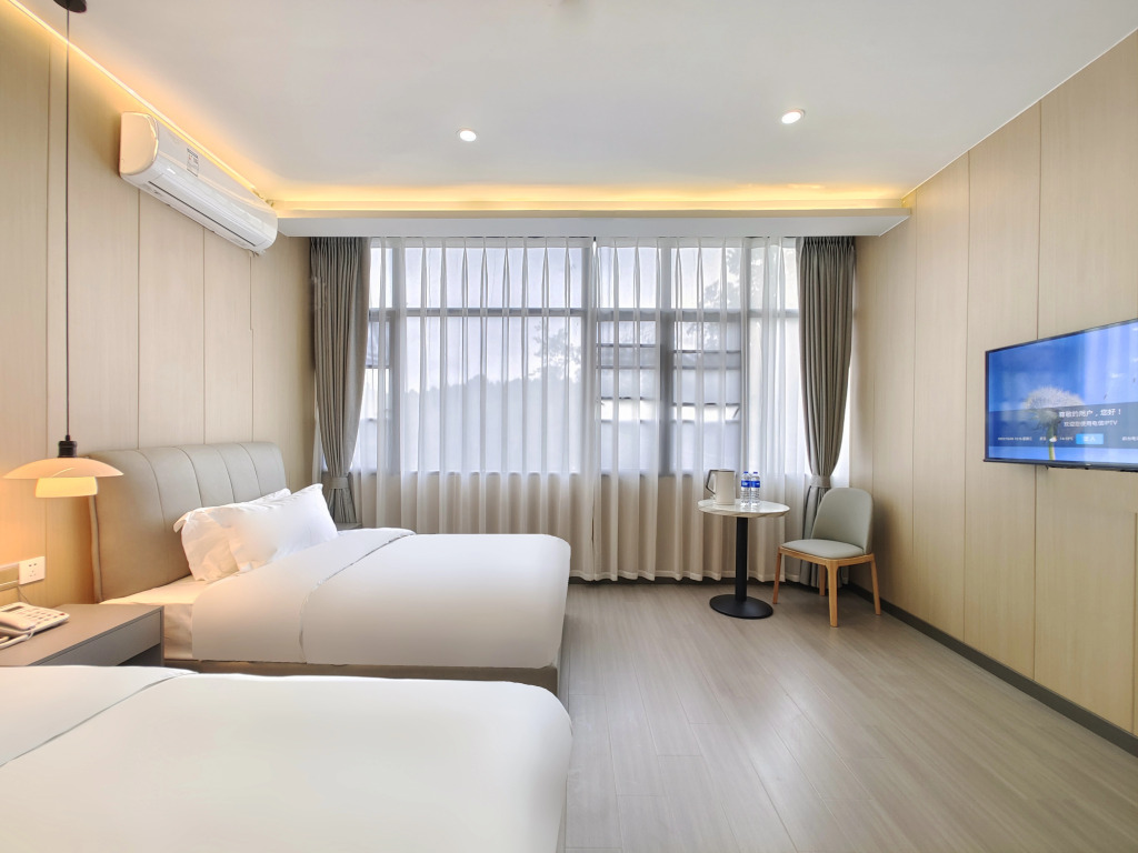 Апарт-отель Not too late B&B