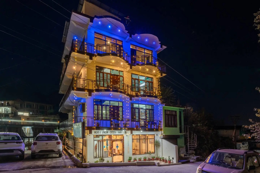 Отель Snow Crest Inn
