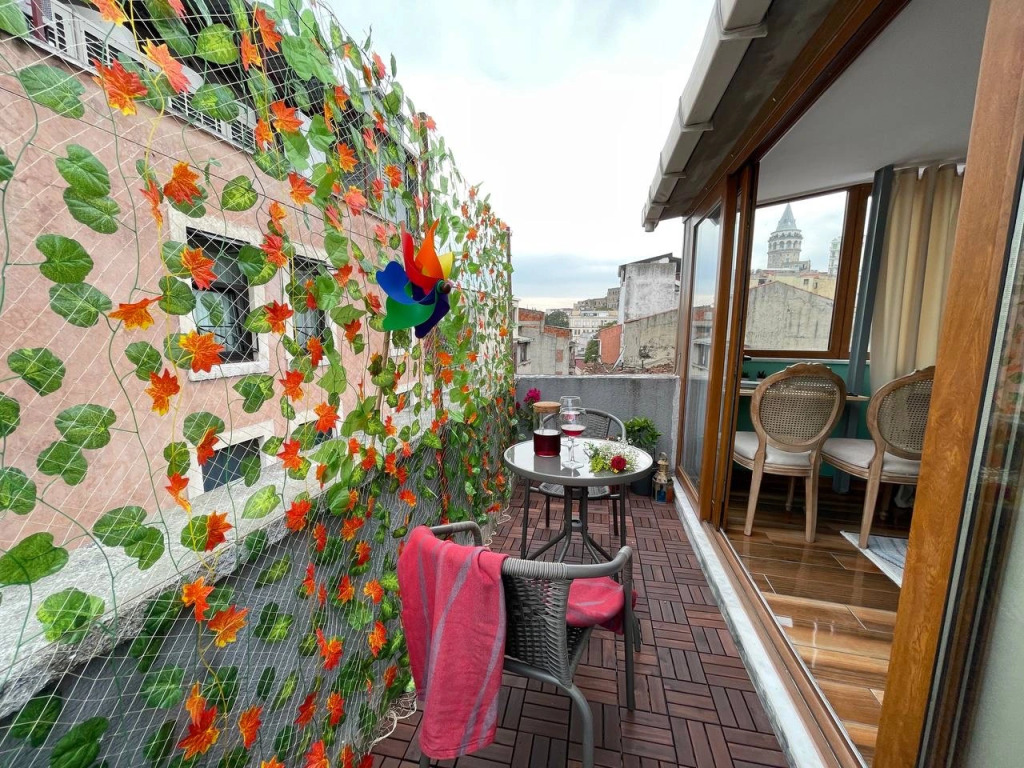 Апартаменты 1 Bedroom Apartment at Galata Istanbul with Shared Rooftop