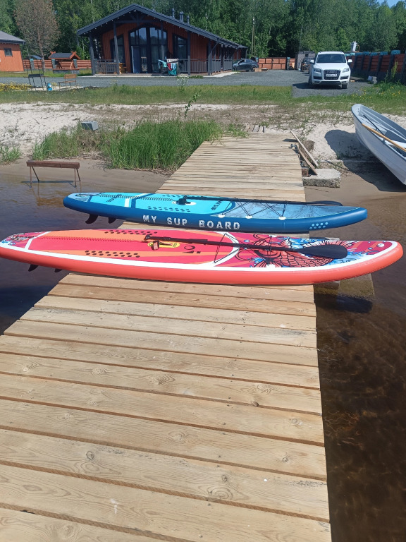 Частный дом на берегу озера