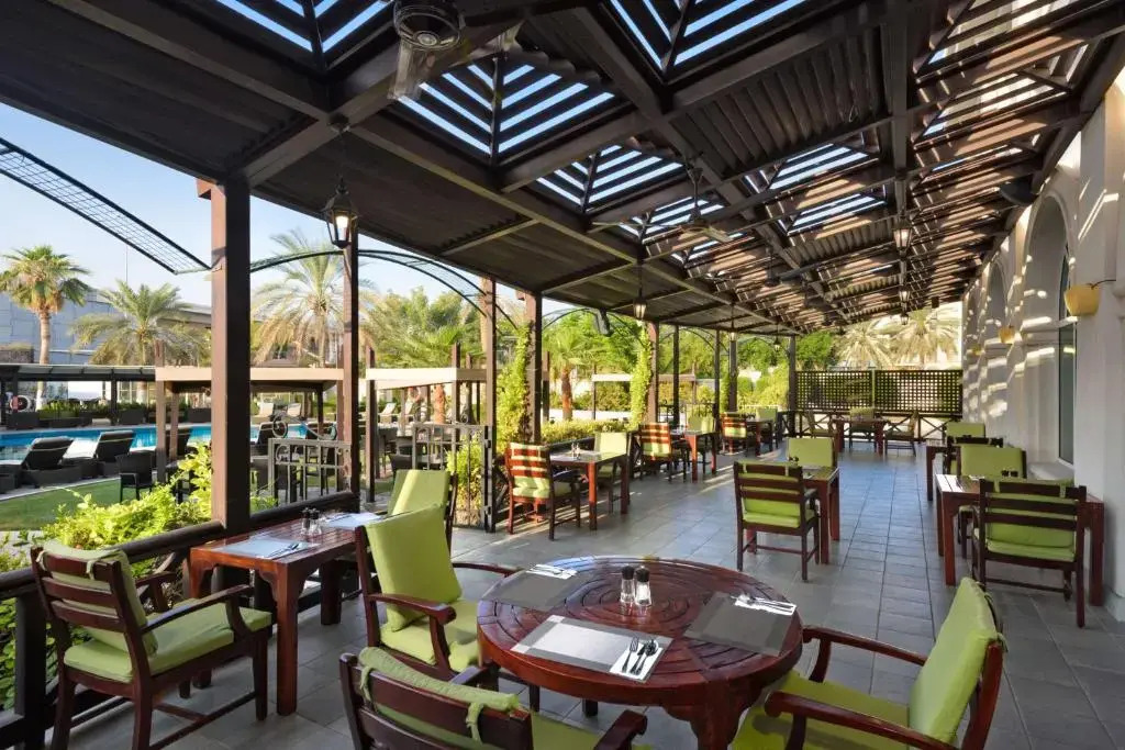 Отель Radisson Blu Hotel, Muscat