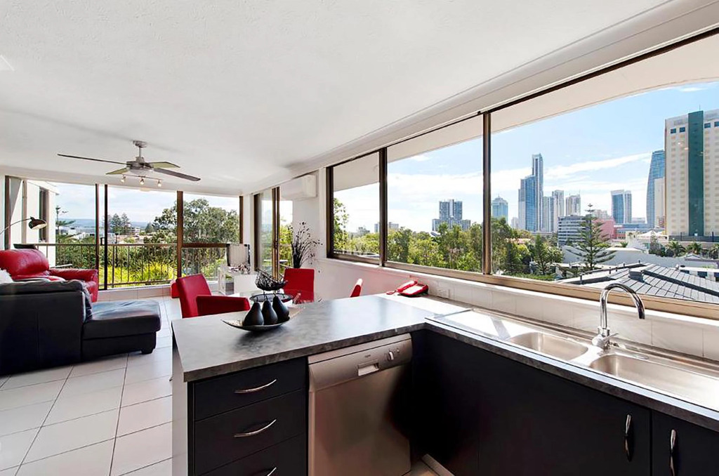 Апартаменты Holiday Resort in Surfers Paradise with City View