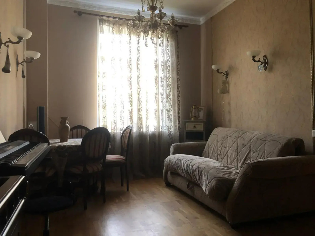 Квартира в историческом центре города с видом на набережную