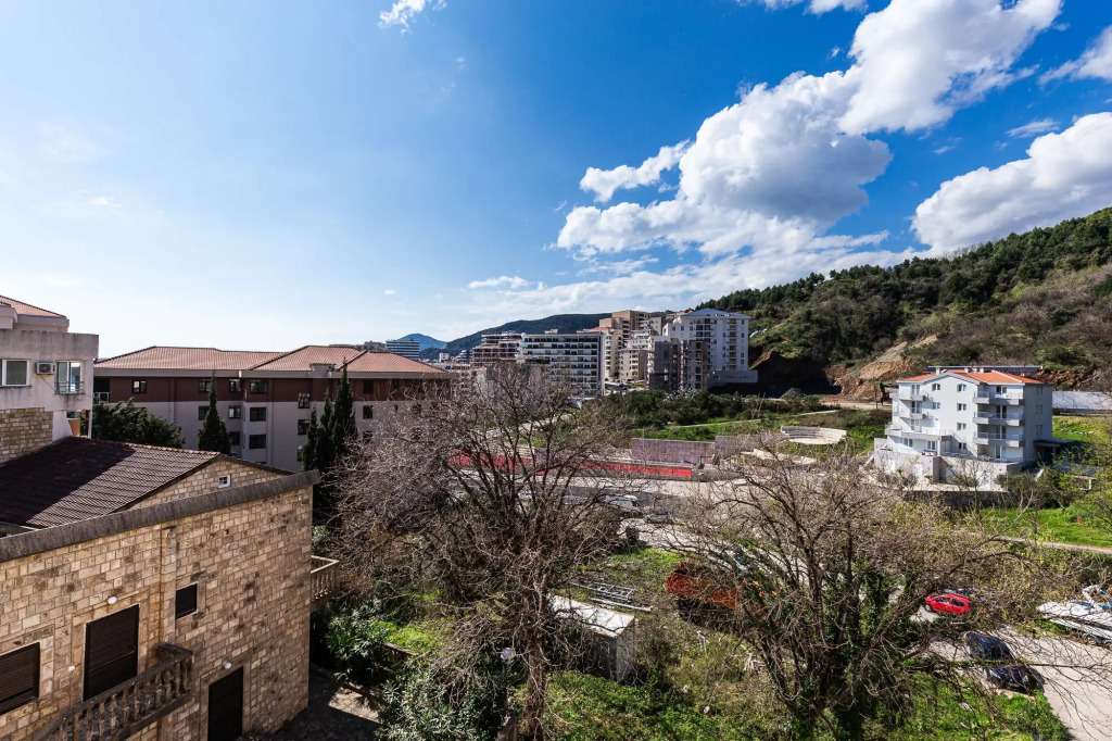 Апартаменты Contemporary Retreat in Bečići