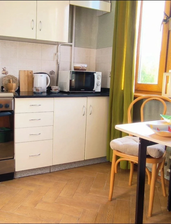 Просторные апартаменты Lora Home на Пражской