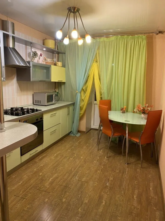 Квартира полнoстью укoмплeктoвaннaя мeбeлью и техникой
