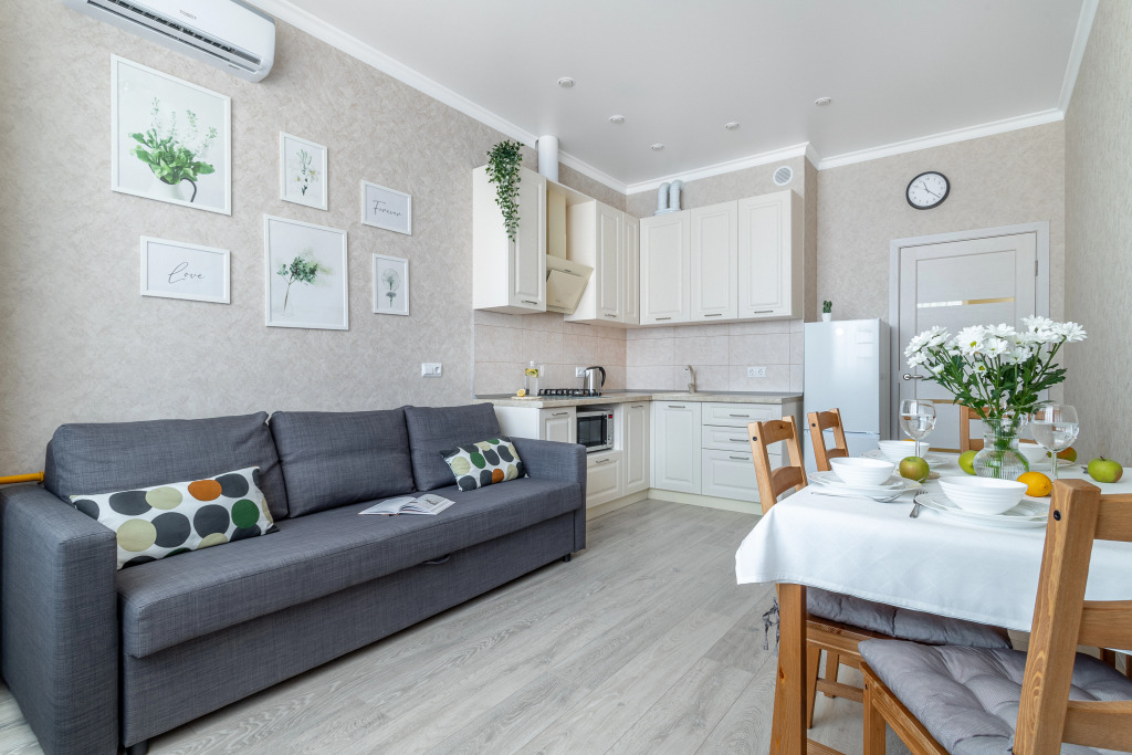 Апартаменты с Балконом  Первая Береговая Линия Летний Бассейн от Home Group
