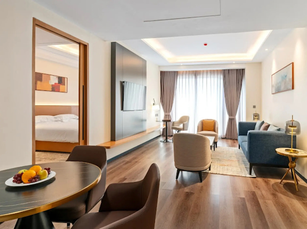 Отель Bamus Sarovar Portico