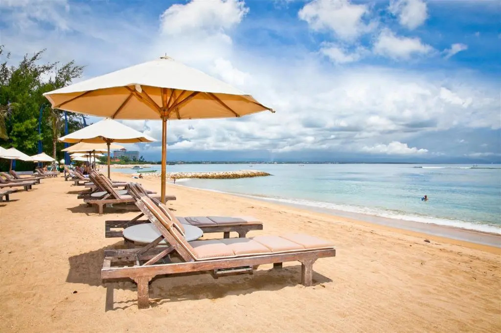 Отель La Taverna Suites